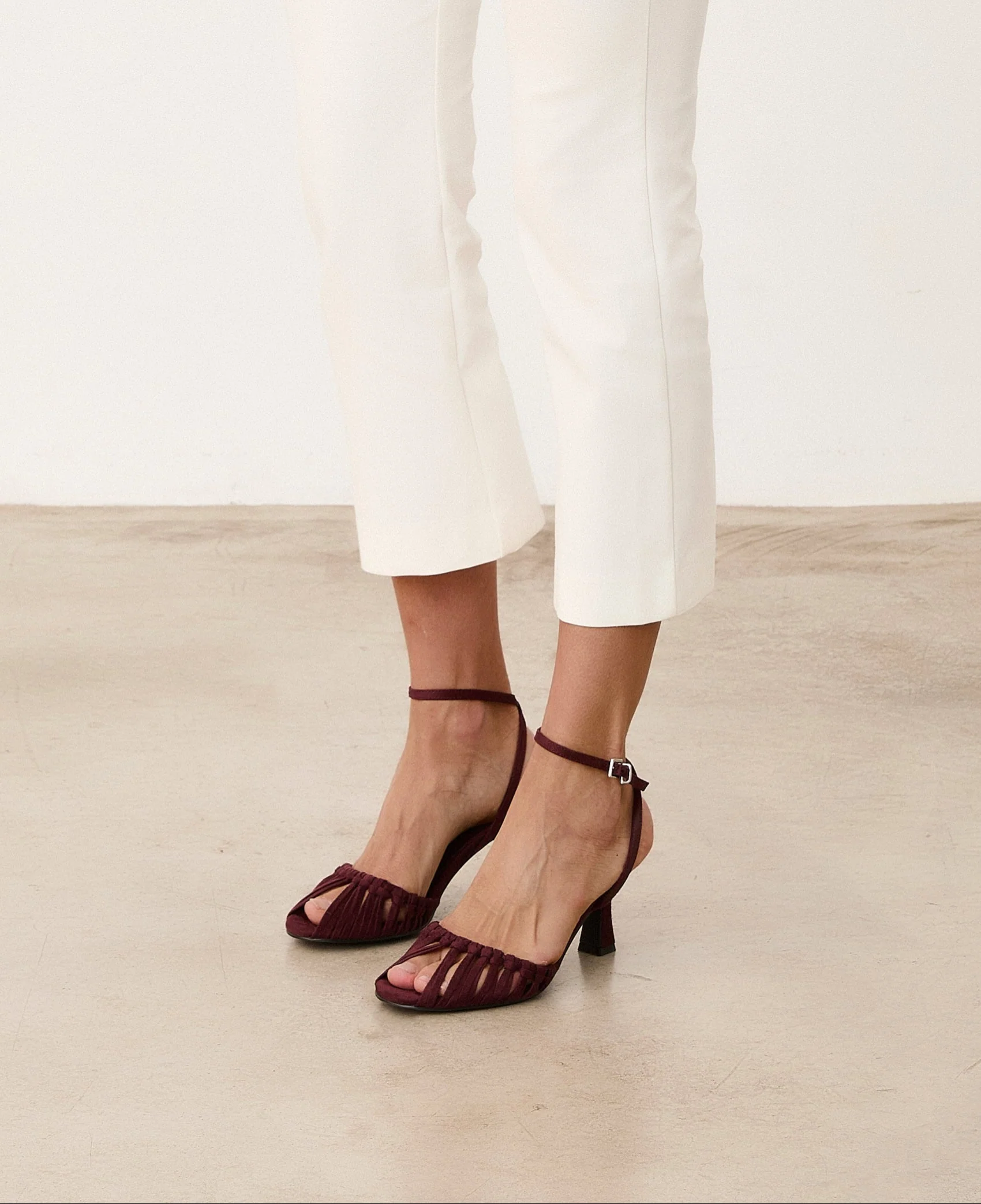 ANYA BURDEOS - Image 4
