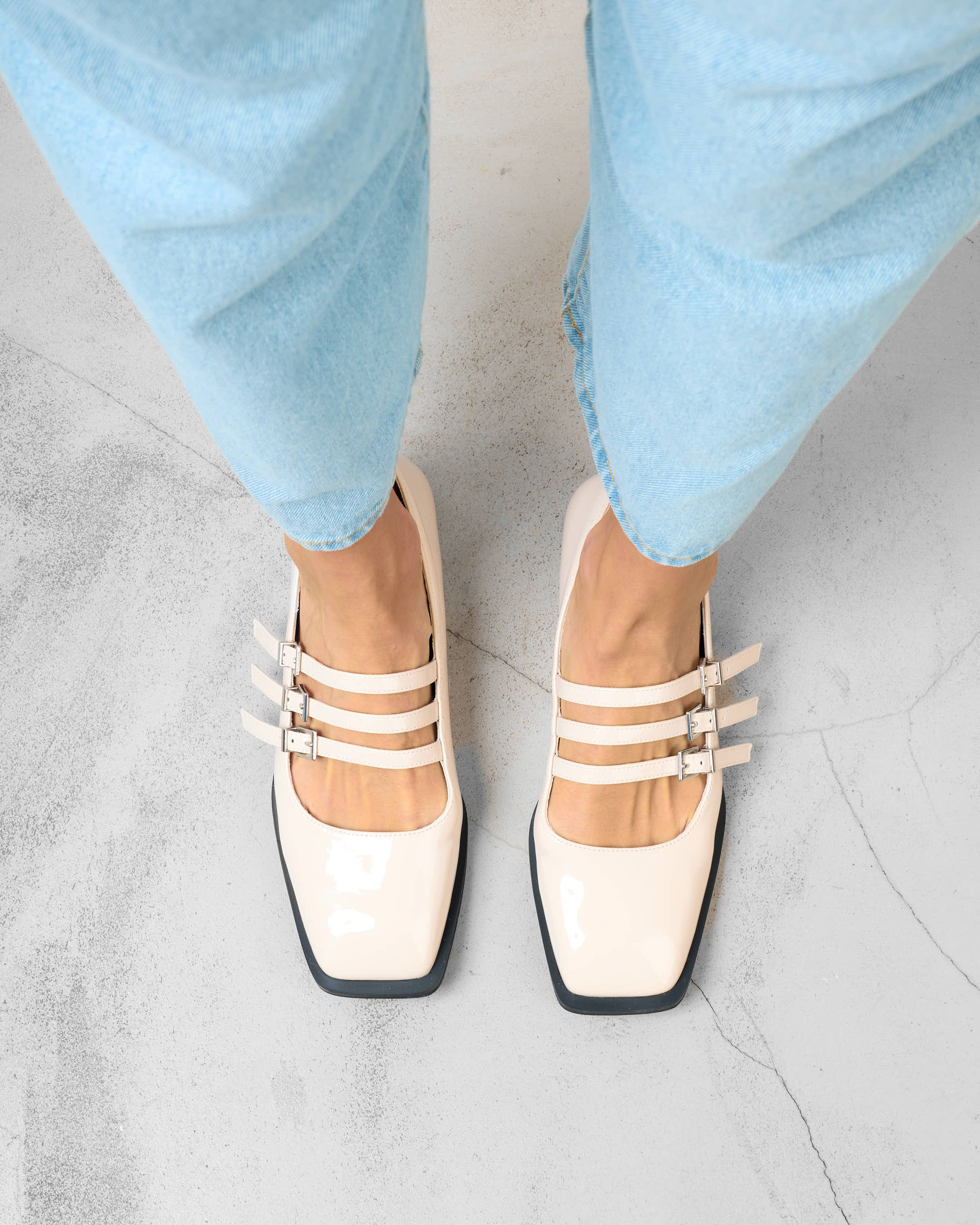 Emily Off White - Image 3