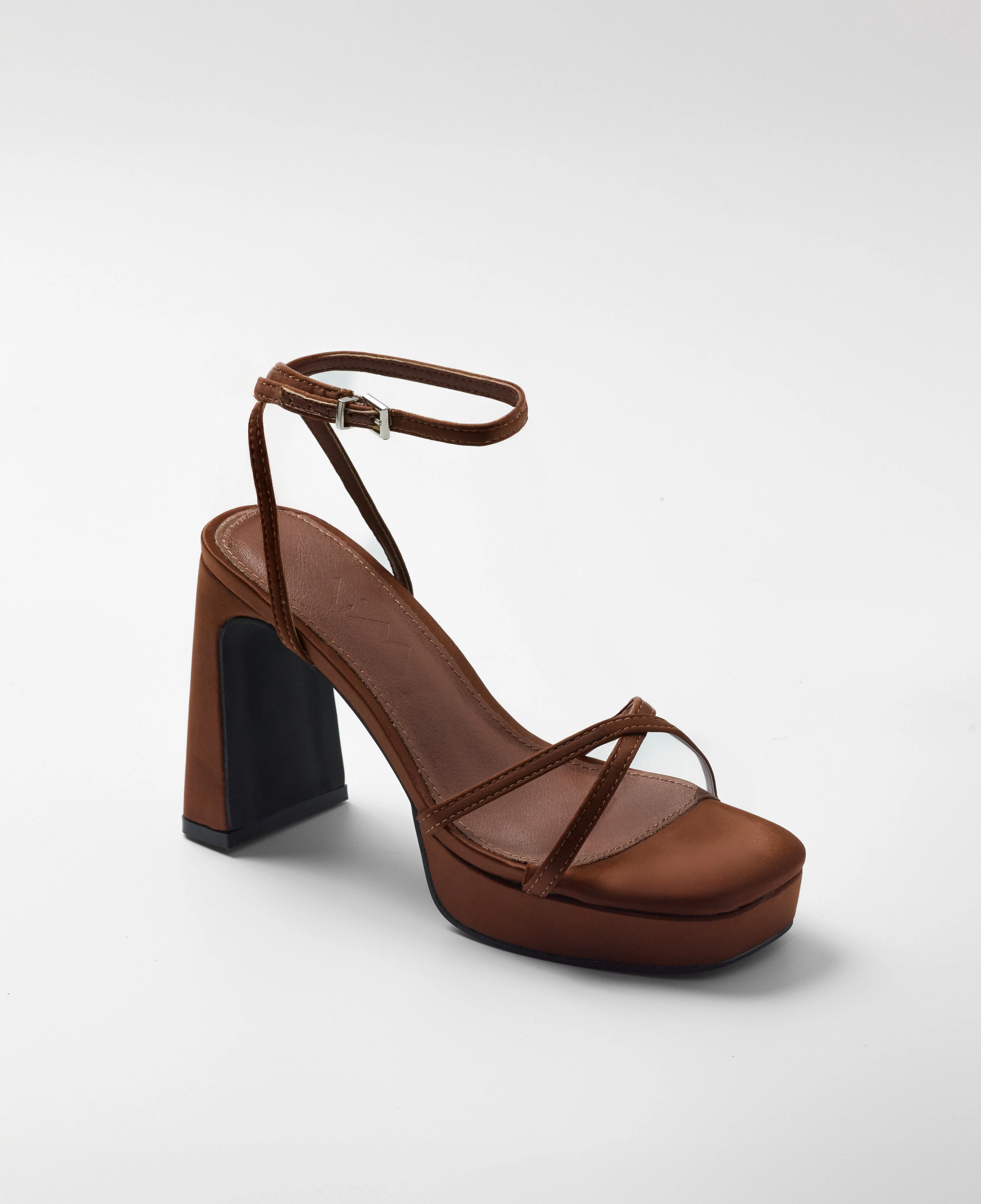 GRETA BRONCE - Image 6
