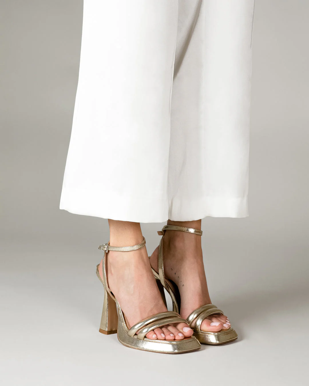 LEA DORADO - Image 4