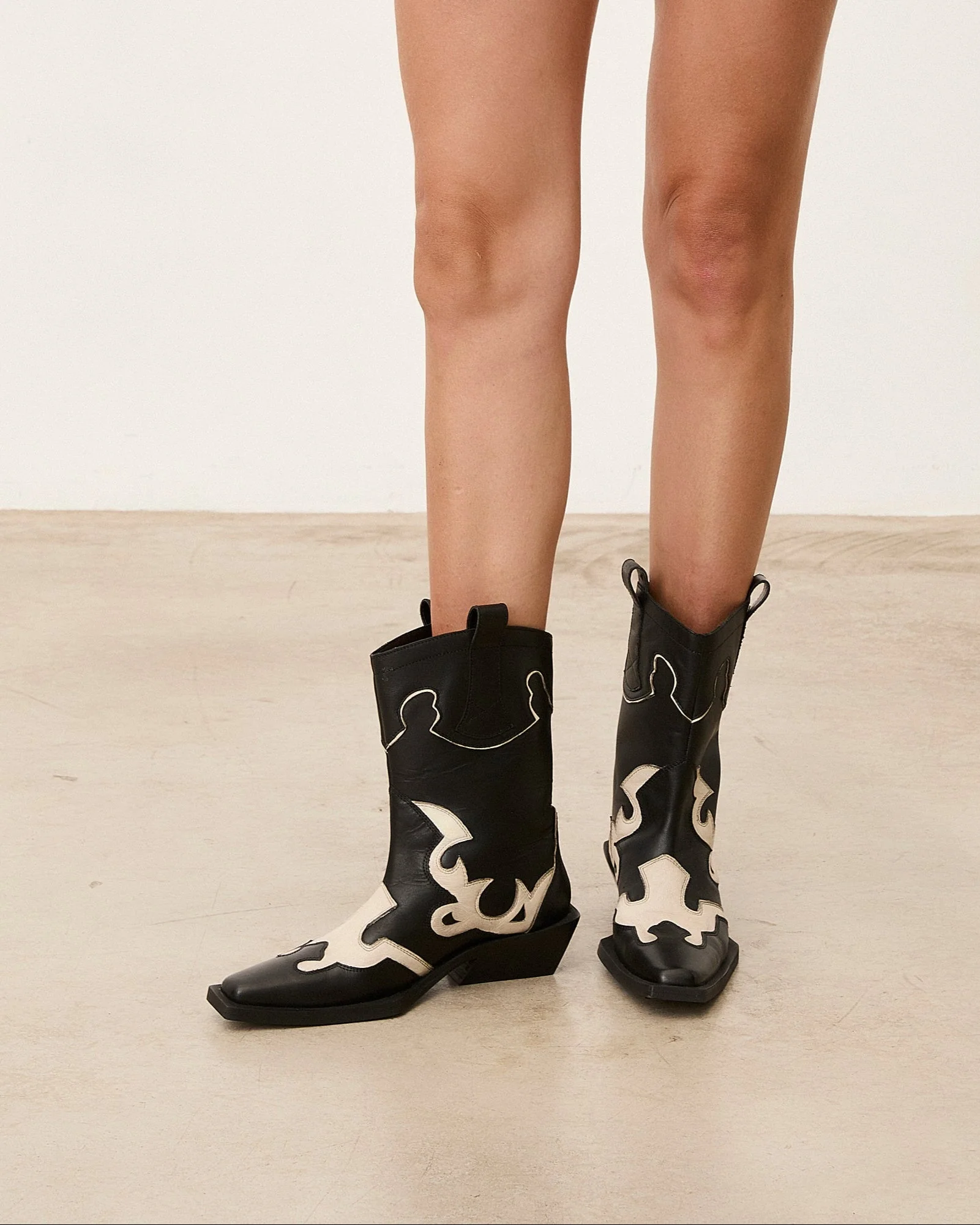 LORY WESTERN NEGRO - Image 4
